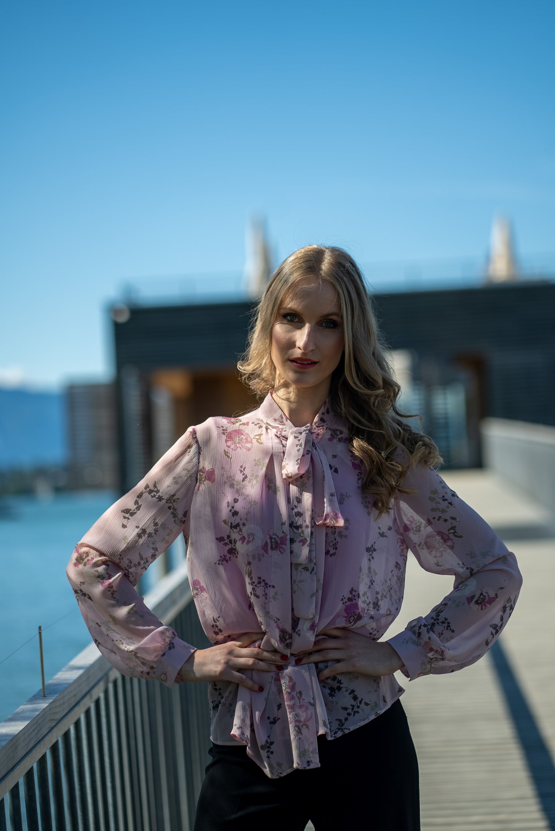Bluse aus Bedrüktem Chiffon